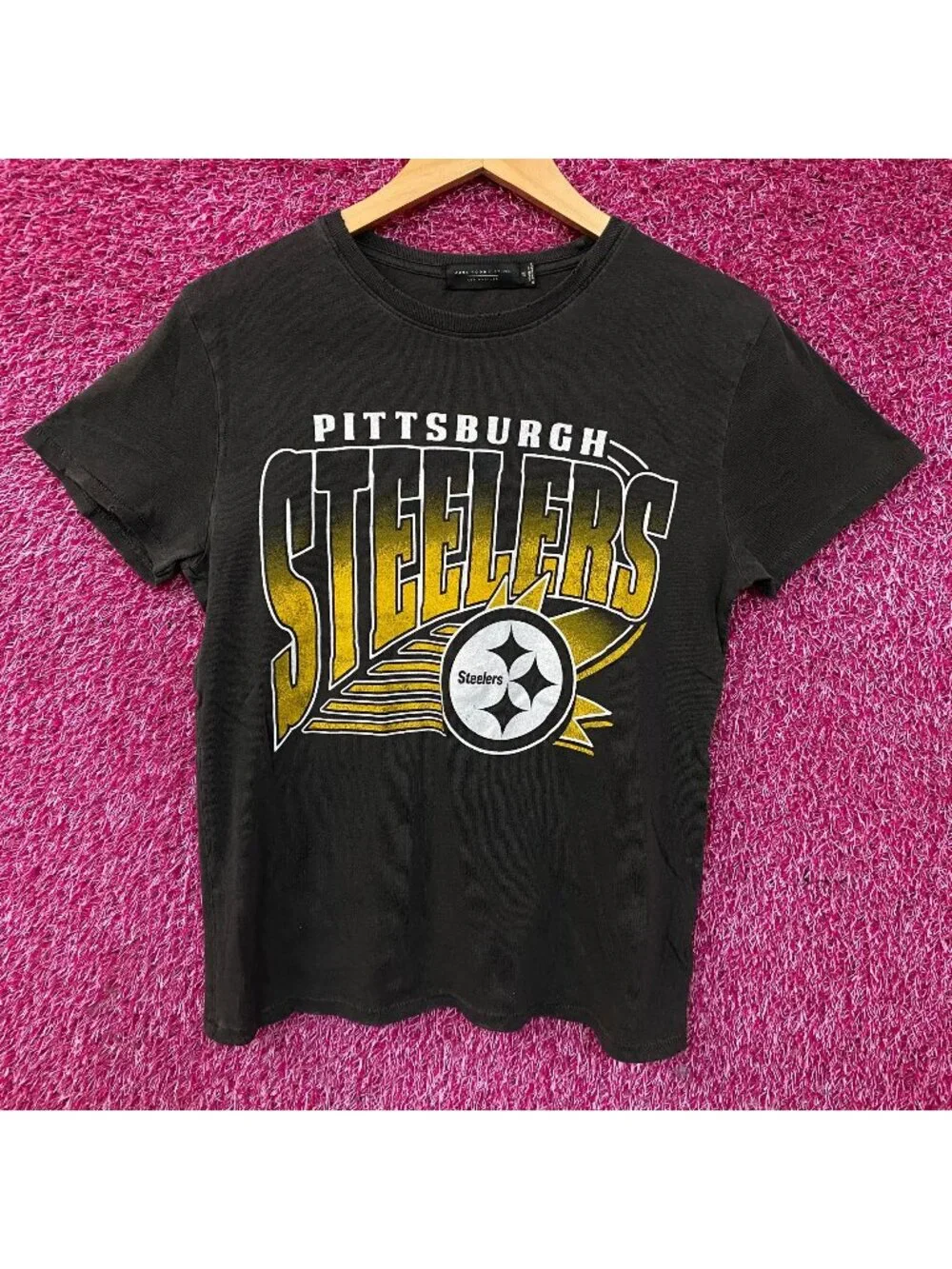 Junk Food Clothing Pittsburgh Steelers Women's T-Shirt XS